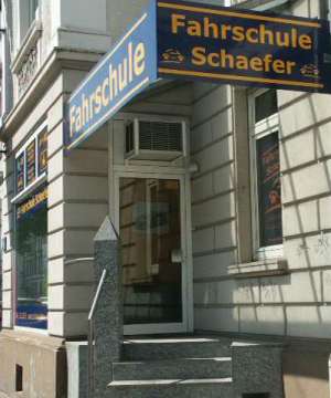 Eingang zur Fahrschule Schaefer in Darmstadt